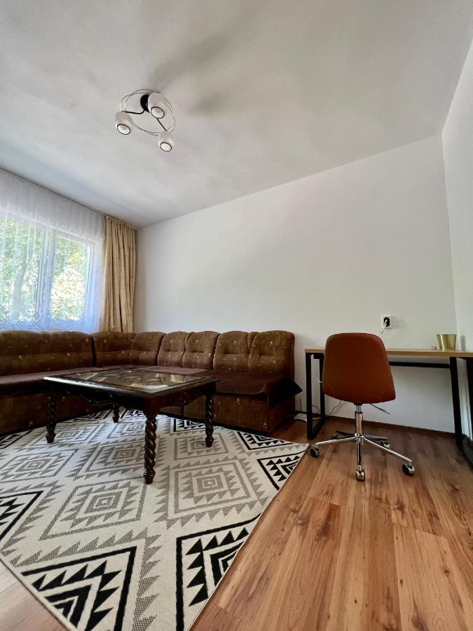 Compact City Center Apartment Kŭrdzhali Eksteriør bilde
